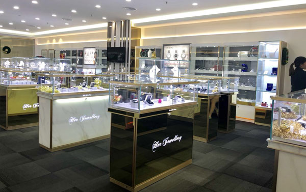 首飾展示柜的空間陳列技巧，讓效果達(dá)到最佳