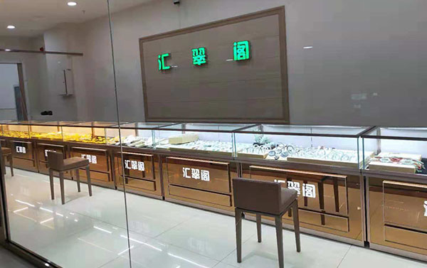 高性價比的玻璃珠寶展柜怎么找？不如看看鴻鈦展示