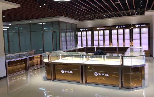 珠寶店收銀臺(tái)的設(shè)計(jì)符合三個(gè)硬性標(biāo)準(zhǔn)